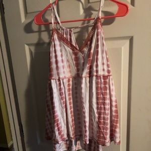 Lot of 2 tanks - juniors LG NWT